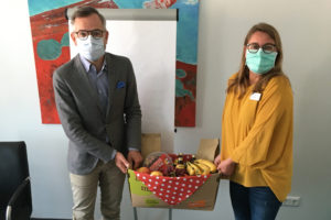 Michael Roth MdB mit Katja Volkmar vom Betriebsrat des Klinikums Werra-Meißner